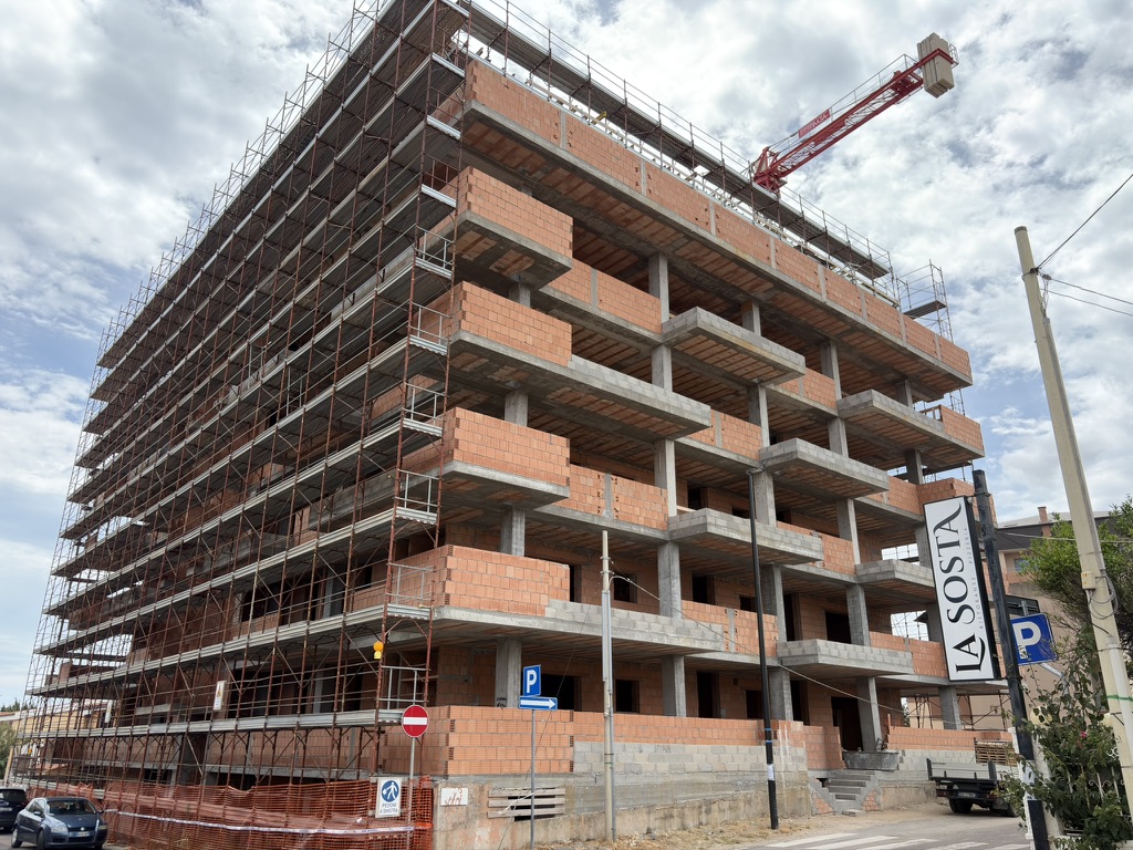 Cantiere con laterizi Poroton Bio Stabila in Sardegna